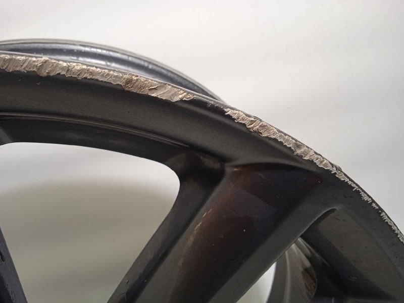 Recambio de llanta para mazda 3 berlina (bp) referencia OEM IAM 9965657080  