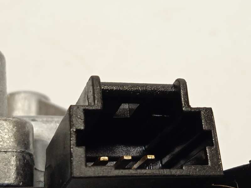 Recambio de motor limpia trasero para peugeot 308 gt line referencia OEM IAM 9819523180  0390205010