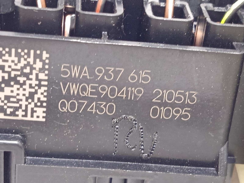 Recambio de caja reles / fusibles para seat leon sportstourer (kl8) fr referencia OEM IAM 5WA937615  