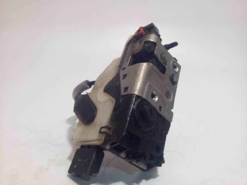 Recambio de cerradura puerta trasera derecha para peugeot 208 active referencia OEM IAM 9812501180  