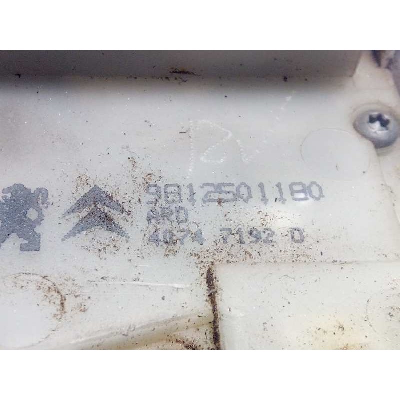 Recambio de cerradura puerta trasera derecha para peugeot 208 active referencia OEM IAM 9812501180  