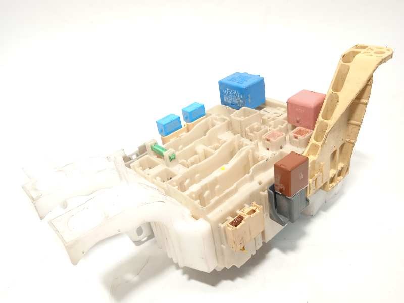 Recambio de caja reles / fusibles para toyota yaris 1.4 turbodiesel cat referencia OEM IAM 827300D290  