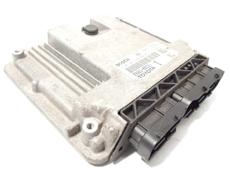 Recambio de centralita motor uce para toyota yaris 1.4 turbodiesel cat referencia OEM IAM 896610DC21  0281015385