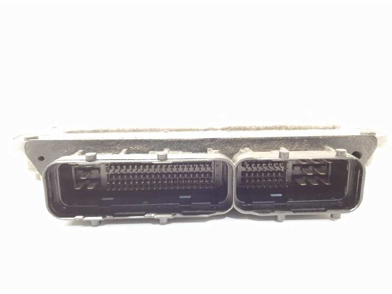 Recambio de centralita motor uce para toyota yaris 1.4 turbodiesel cat referencia OEM IAM 896610DC21  0281015385