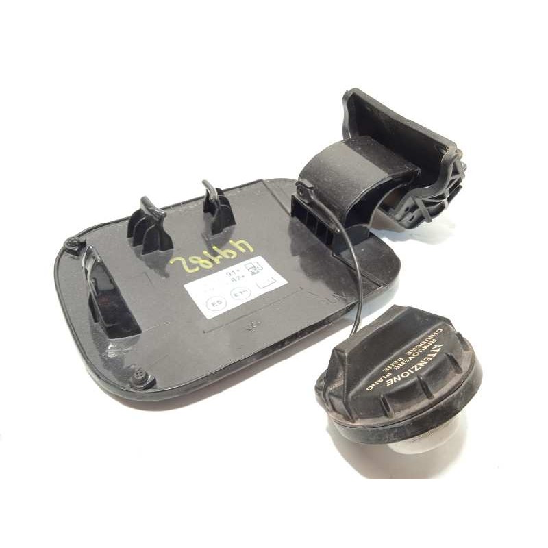 Recambio de tapa exterior combustible para kia stonic (ybcuv) 1.0 tgdi cat referencia OEM IAM 69510H8400  