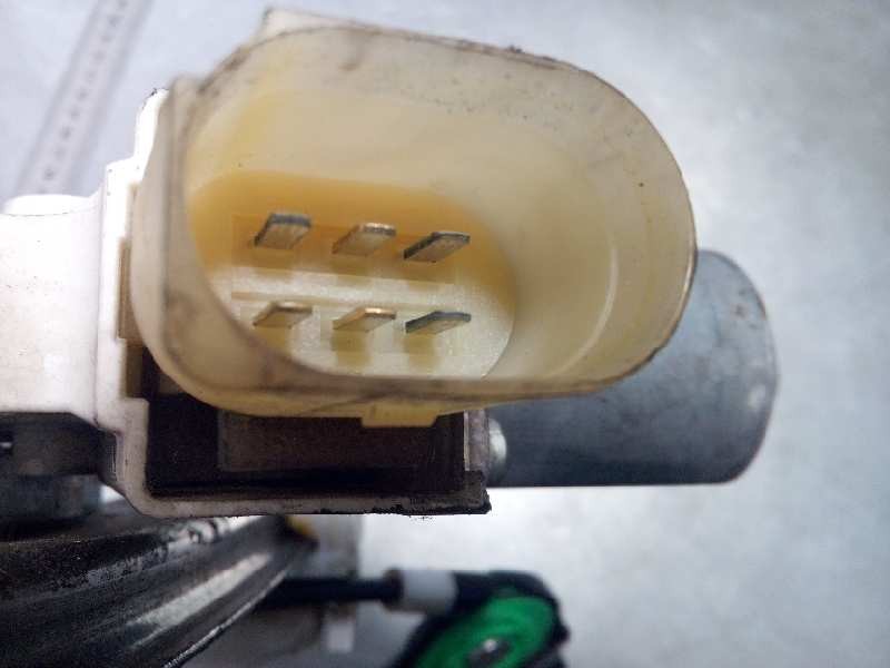 Recambio de elevalunas delantero derecho para bmw serie 3 touring (e91) 330d referencia OEM IAM 7060266  