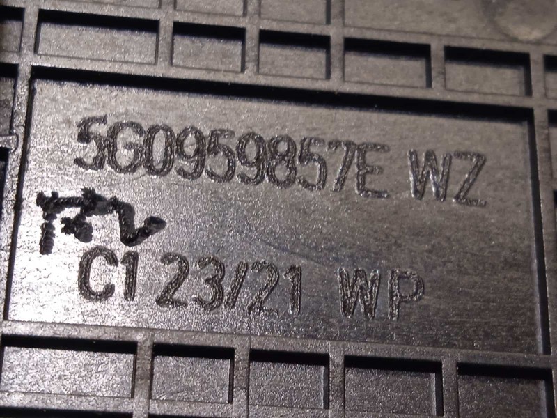 Recambio de mando elevalunas delantero izquierdo para seat leon sportstourer (kl8) fr referencia OEM IAM 5G0959857E  5G0959857EW