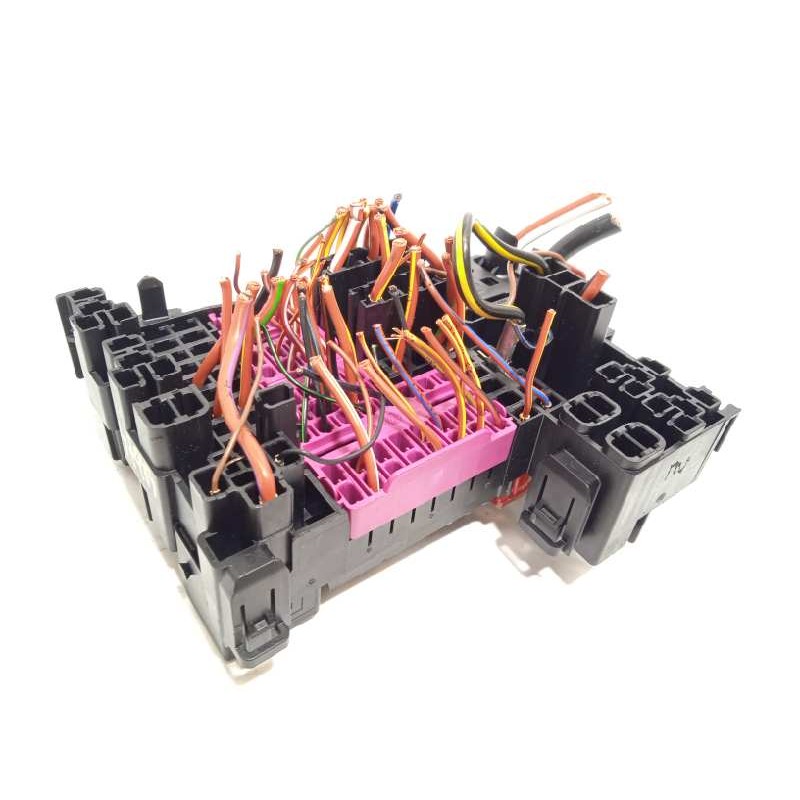Recambio de caja reles / fusibles para volkswagen t-cross style referencia OEM IAM 2Q0937615A  