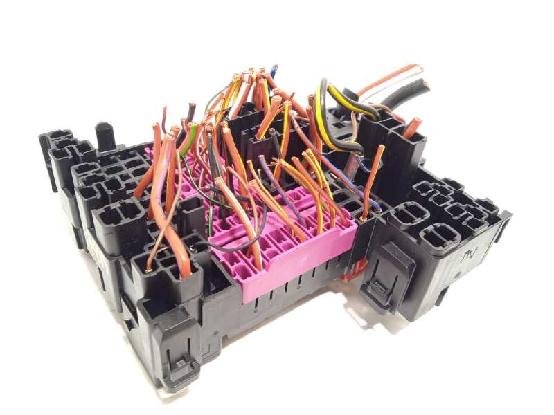 Recambio de caja reles / fusibles para volkswagen t-cross style referencia OEM IAM 2Q0937615A  