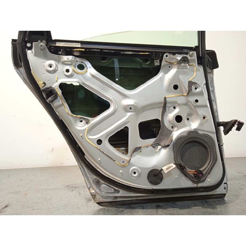 Recambio de puerta trasera izquierda para seat exeo berlina (3r2) 2.0 tdi referencia OEM IAM 3R0833051  