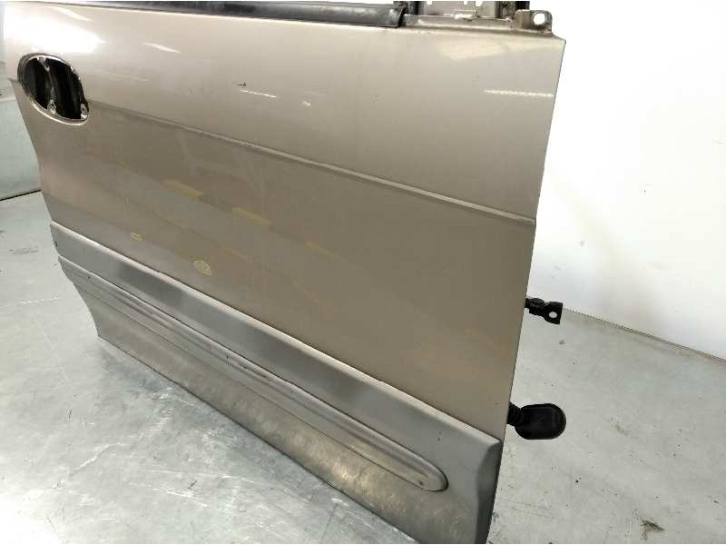 Recambio de puerta delantera derecha para kia carnival ii 2.9 crdi cat referencia OEM IAM 0K57A58020E  