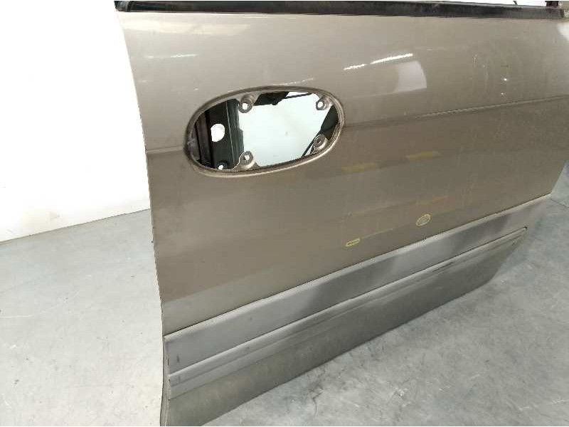 Recambio de puerta delantera derecha para kia carnival ii 2.9 crdi cat referencia OEM IAM 0K57A58020E  