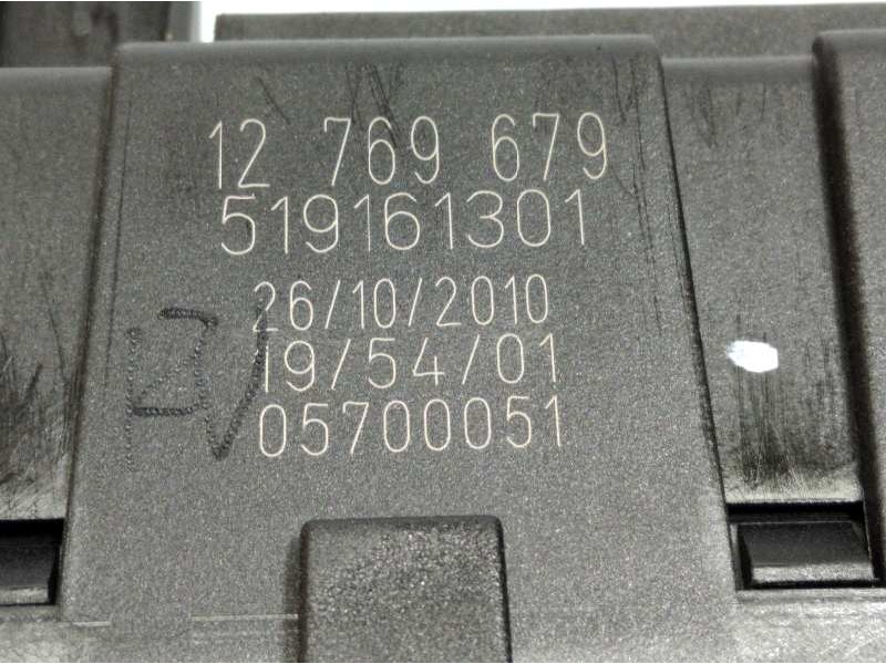 Recambio de caja reles / fusibles para saab 9-3 sport sedán griffin referencia OEM IAM 12769679  519161301