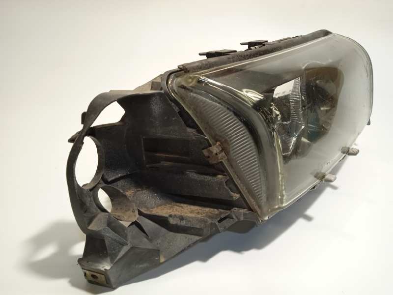 Recambio de faro derecho para volvo s80 berlina 2.4 d referencia OEM IAM 30698226  89098226