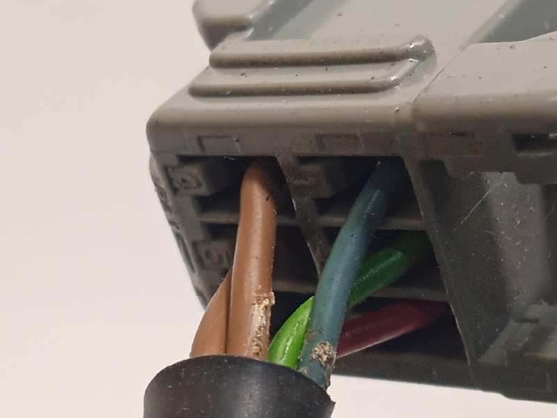 Recambio de retrovisor derecho para ford focus berlina (cap) trend referencia OEM IAM 1510871  4M5117682JA