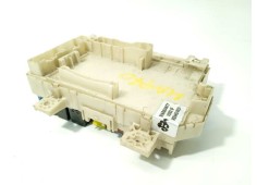 Recambio de caja reles / fusibles para mitsubishi colt berlina 3 (z30) cleartec referencia OEM IAM 8565A174   2