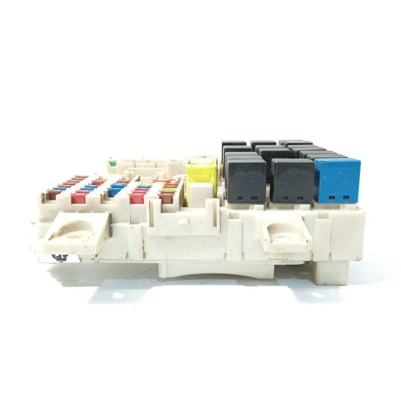 Recambio de caja reles / fusibles para mitsubishi colt berlina 3 (z30) cleartec referencia OEM IAM 8565A174  