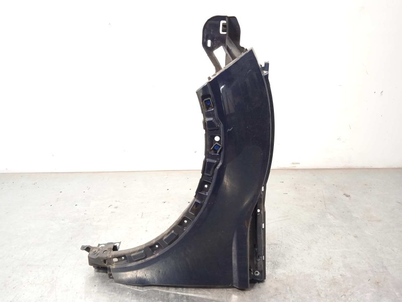 Recambio de aleta delantera izquierda para land rover evoque 2.2 td4 cat referencia OEM IAM LR027590  BJ3216006AG