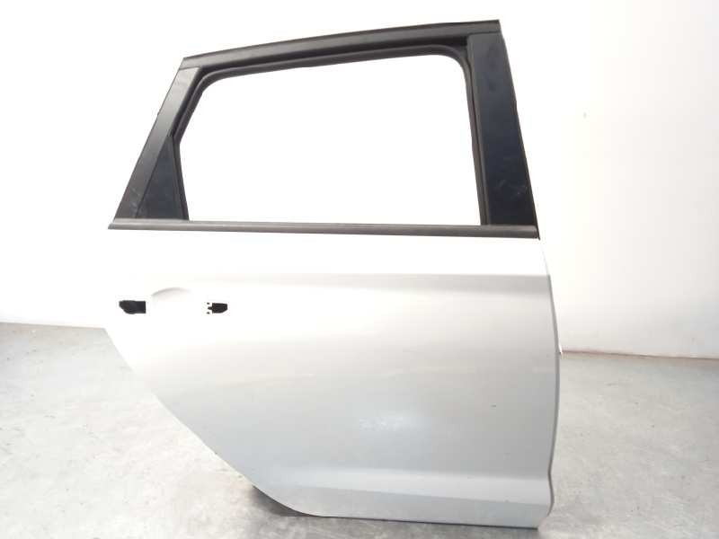 Recambio de puerta trasera derecha para hyundai i30 (pd) 1.0 tgdi cat referencia OEM IAM 77004G4700  