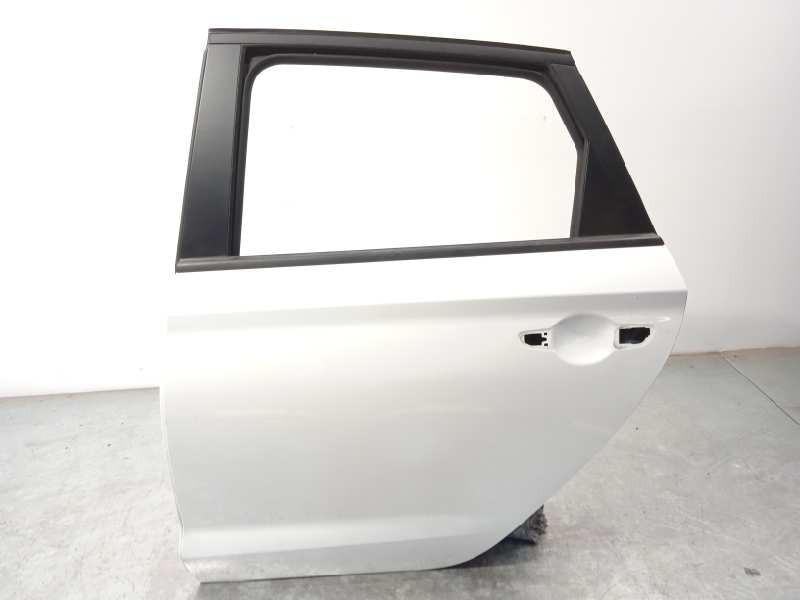 Recambio de puerta trasera izquierda para hyundai i30 (pd) 1.0 tgdi cat referencia OEM IAM 77003G4700  