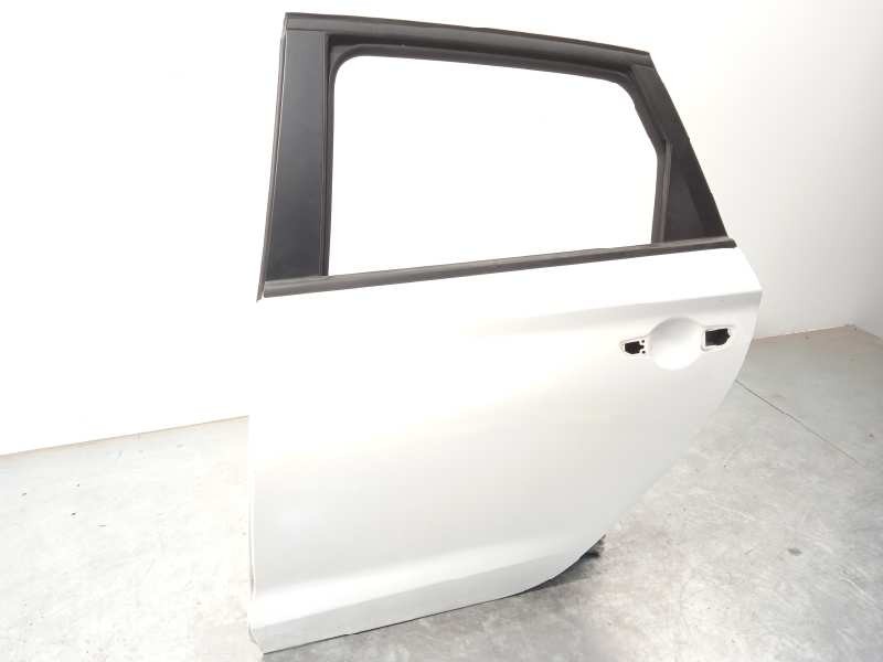Recambio de puerta trasera izquierda para hyundai i30 (pd) 1.0 tgdi cat referencia OEM IAM 77003G4700  