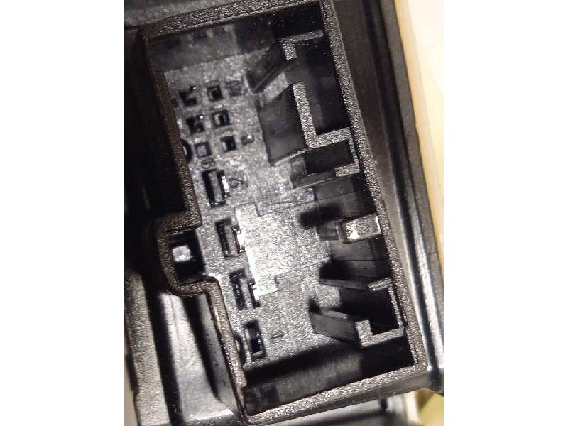 Recambio de elevalunas trasero izquierdo para volkswagen polo 1.0 tsi referencia OEM IAM 2G6839461C  5Q0959811D