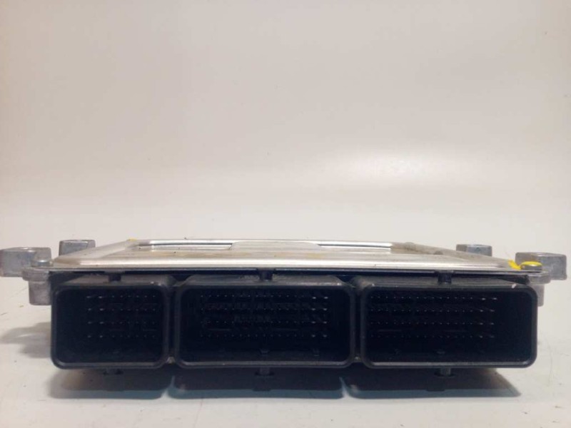 Recambio de centralita motor uce para renault clio iv 0.9 referencia OEM IAM 237105499R 237102982S 283162695