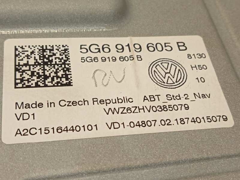 Recambio de pantalla multifuncion para volkswagen polo 1.0 tsi referencia OEM IAM 5G6919605B  
