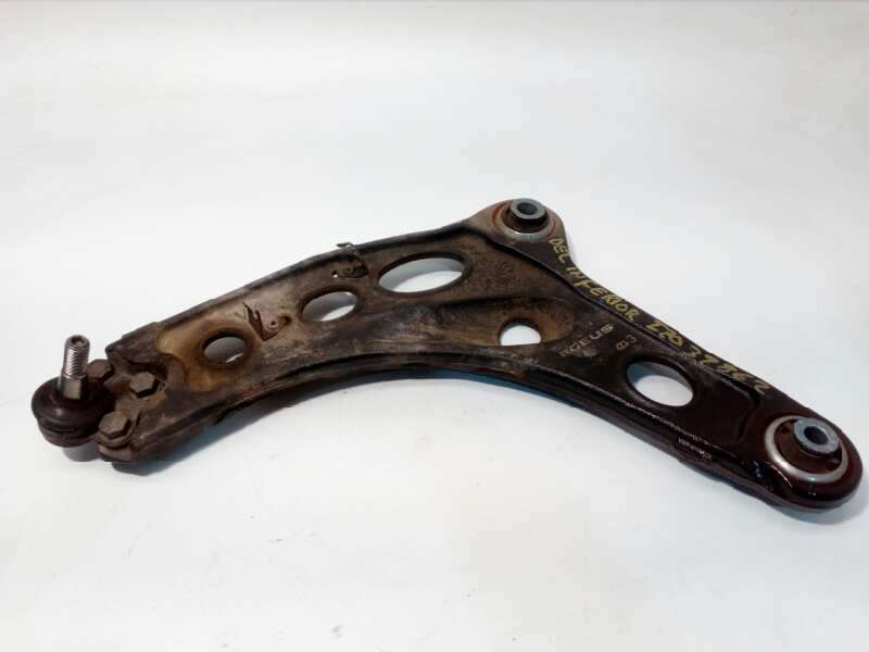 BRAZO SUSPENSION INFERIOR DELANTERO IZQUIERDO 545019956R 