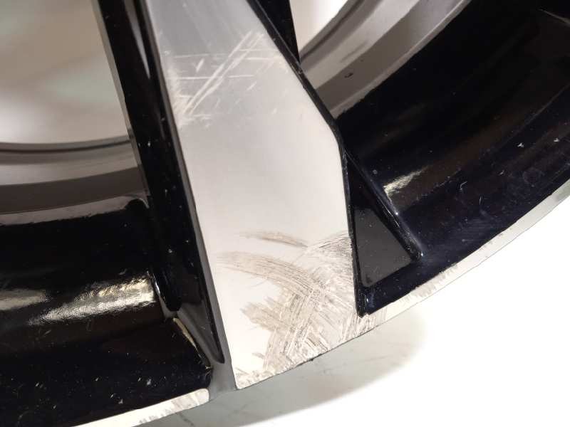 Recambio de llanta para volvo v40 2.0 cat referencia OEM IAM 31664557  32207147