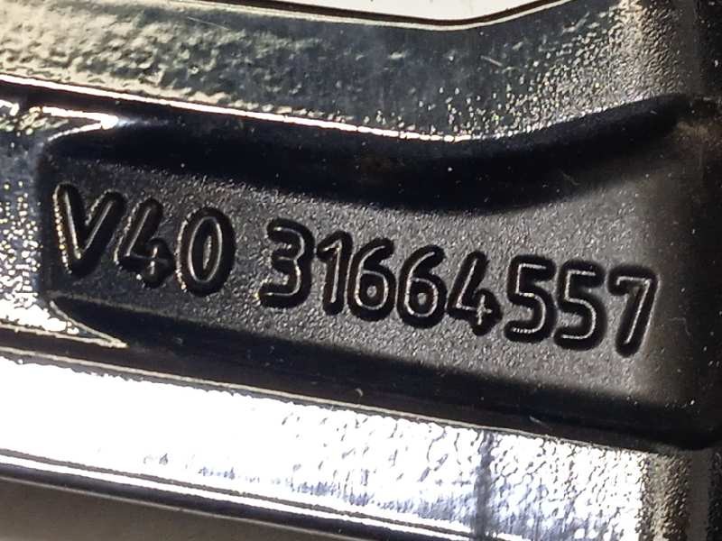 Recambio de llanta para volvo v40 2.0 cat referencia OEM IAM 31664557  32207147