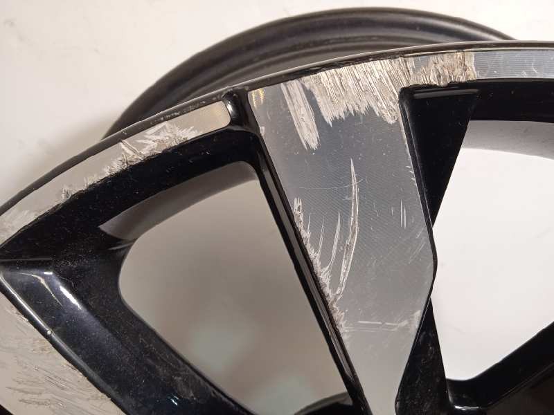 Recambio de llanta para volvo v40 2.0 cat referencia OEM IAM 31664557  32207147