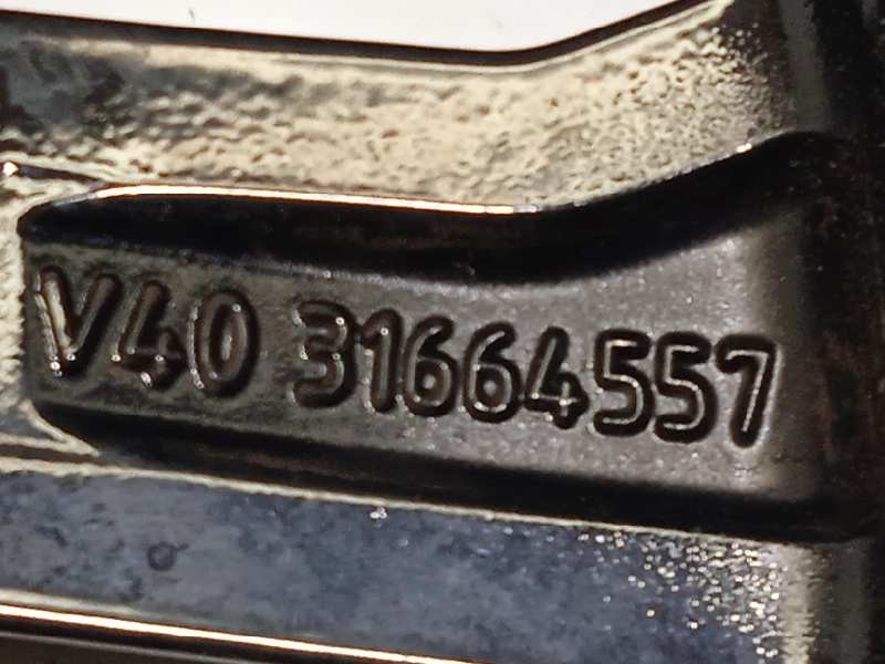 Recambio de llanta para volvo v40 2.0 cat referencia OEM IAM 31664557  32207147