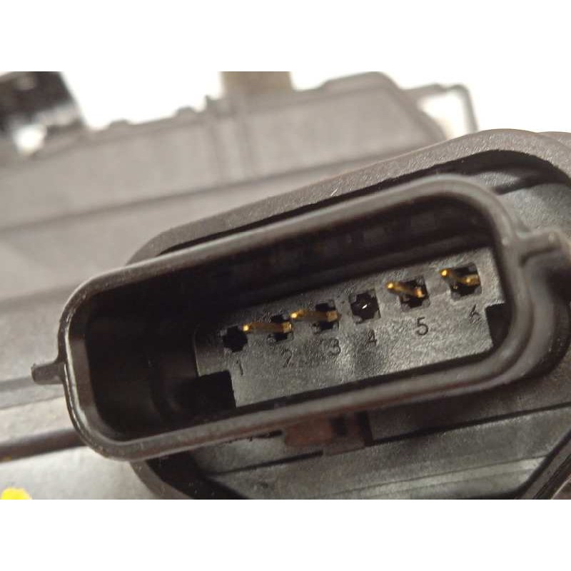 Recambio de cerradura puerta trasera derecha para renault captur 1.5 dci diesel fap referencia OEM IAM 805027072R  
