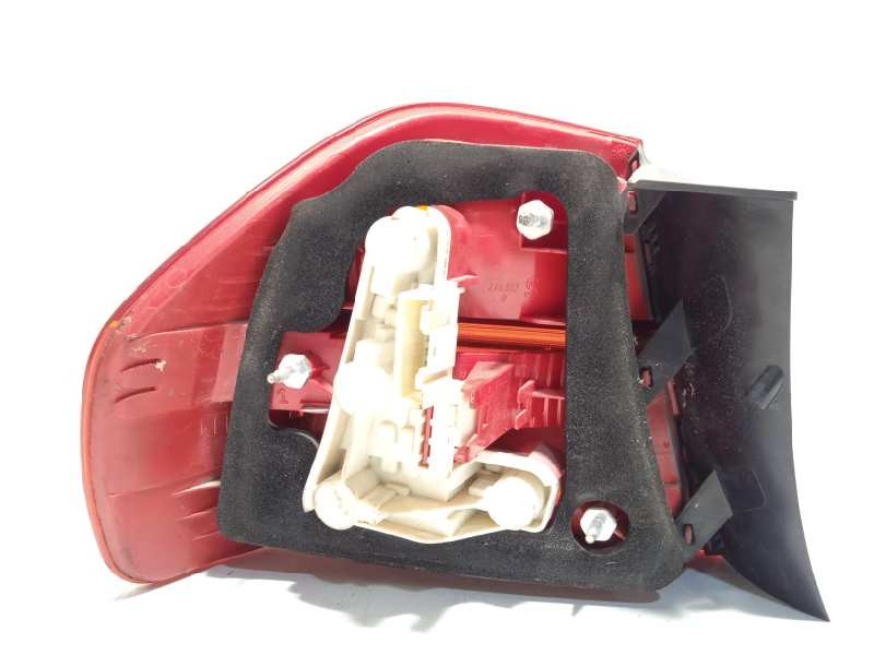 Recambio de piloto trasero derecho para bmw serie 3 berlina (e90) 318i referencia OEM IAM 6937458  63216937458