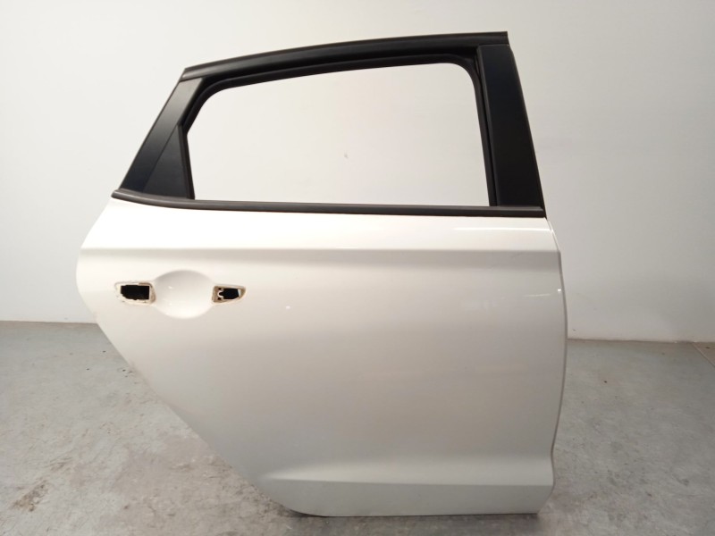 PUERTA TRASERA DERECHA 77004G4700 