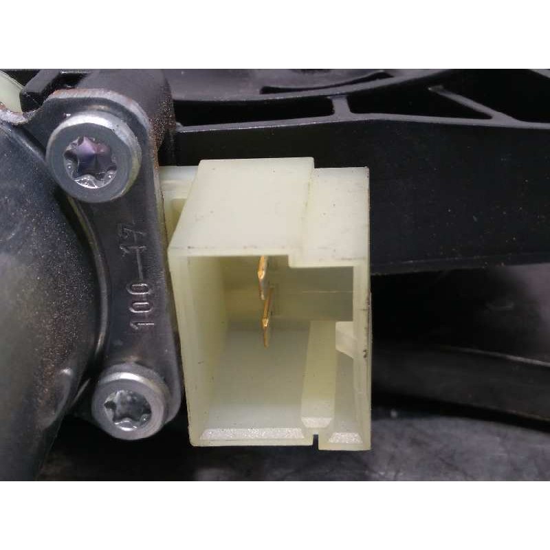 Recambio de elevalunas delantero derecho para volkswagen tiguan 2.0 tdi referencia OEM IAM 5NA837462  5Q0959801C