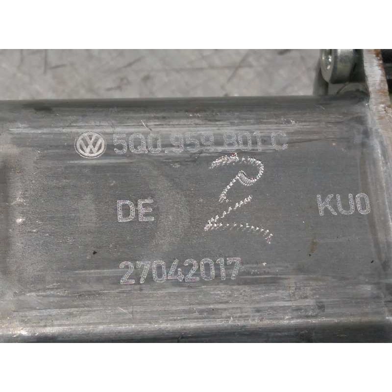 Recambio de elevalunas delantero derecho para volkswagen tiguan 2.0 tdi referencia OEM IAM 5NA837462  5Q0959801C