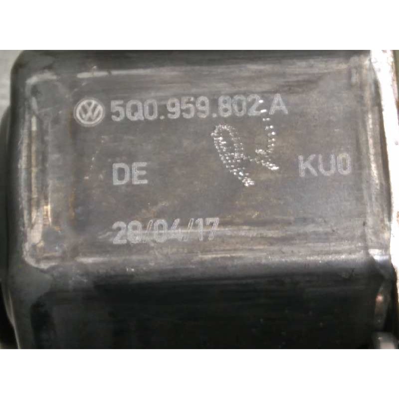 Recambio de elevalunas trasero derecho para volkswagen tiguan 2.0 tdi referencia OEM IAM 5NA839462C  5Q0959802A