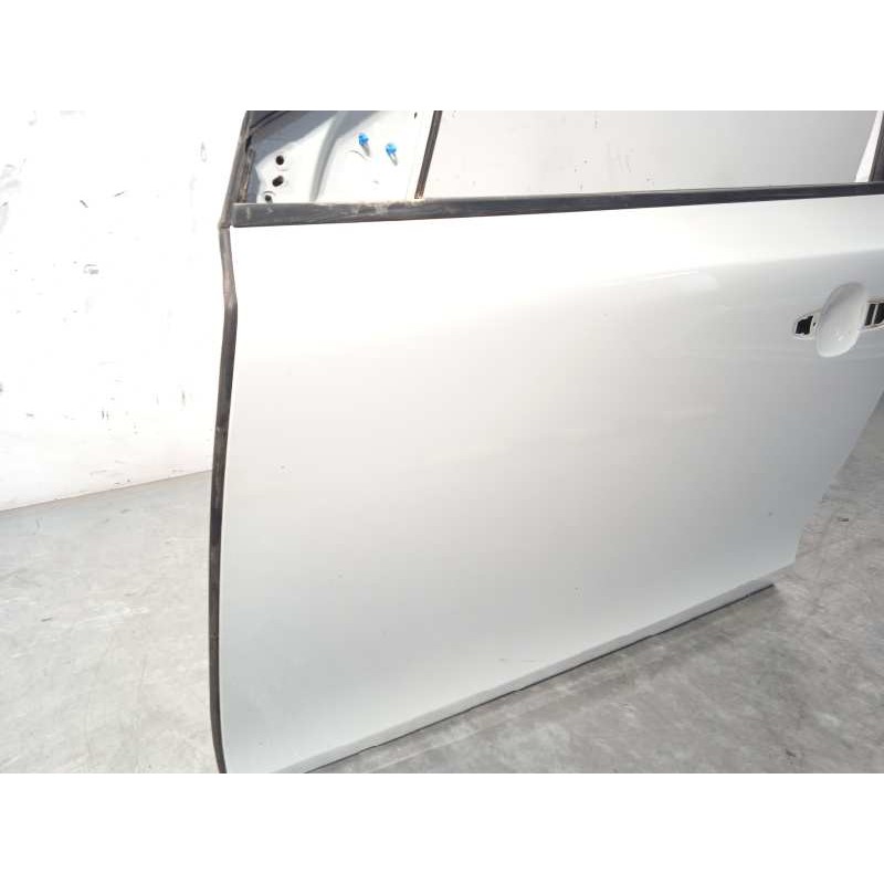 Recambio de puerta delantera izquierda para volvo v40 2.0 cat referencia OEM IAM 32321018  31278419