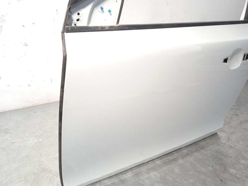 Recambio de puerta delantera izquierda para volvo v40 2.0 cat referencia OEM IAM 32321018  31278419