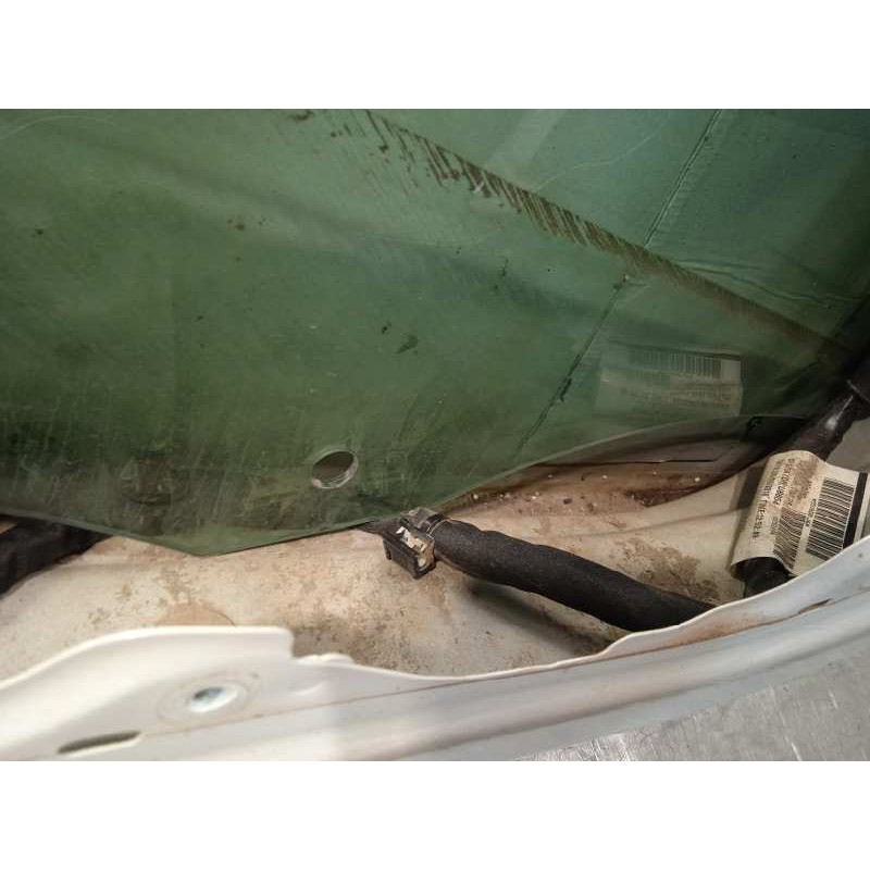 Recambio de puerta delantera izquierda para volvo v40 2.0 cat referencia OEM IAM 32321018  31278419