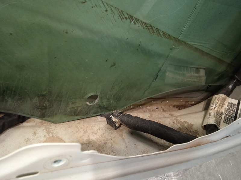 Recambio de puerta delantera izquierda para volvo v40 2.0 cat referencia OEM IAM 32321018  31278419