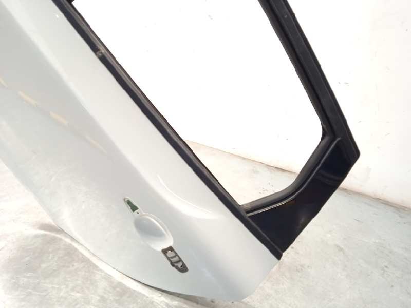 Recambio de puerta trasera izquierda para volvo v40 2.0 cat referencia OEM IAM 32321999  31278442