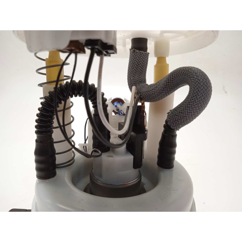 Recambio de bomba combustible para renault clio v 1.0 tce referencia OEM IAM 172021210R  