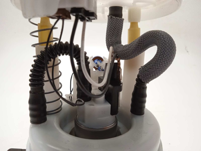 Recambio de bomba combustible para renault clio v 1.0 tce referencia OEM IAM 172021210R  