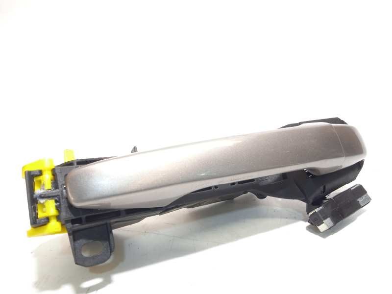 Recambio de maneta exterior trasera derecha para toyota avensis touring sports advance referencia OEM IAM NOREF  