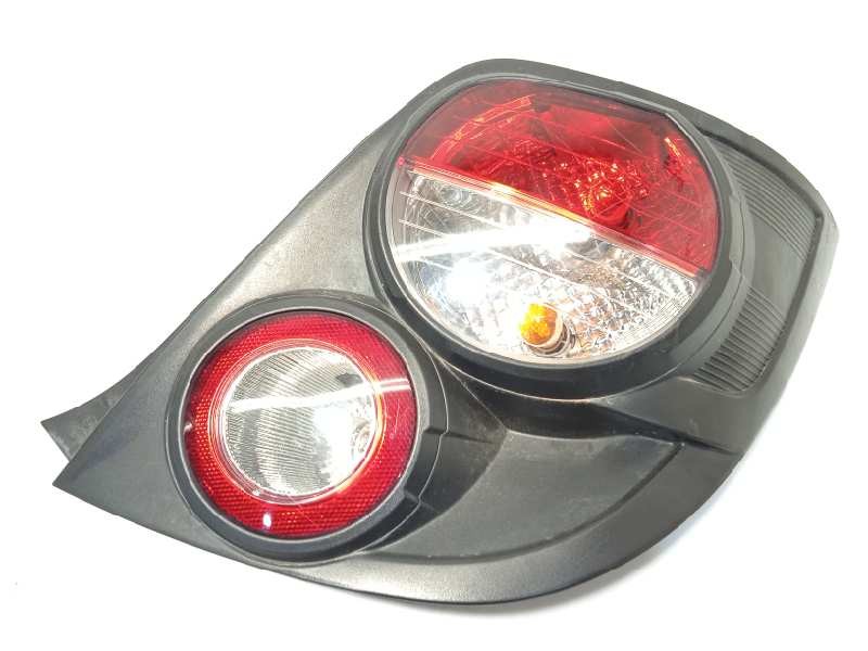 Recambio de piloto trasero derecho para chevrolet aveo berlina hatchback 1.2 cat referencia OEM IAM 96830986  