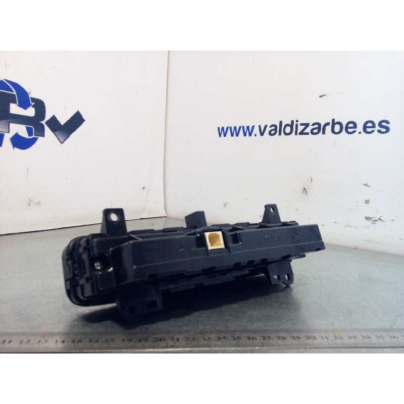 Recambio de mando climatizador para toyota auris 1.6 d-4d cat referencia OEM IAM 5590002820  