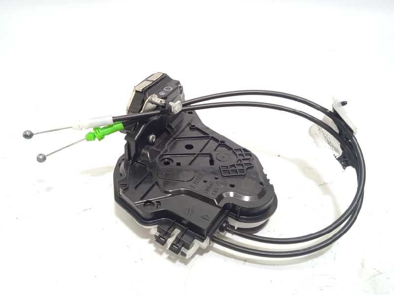 Recambio de cerradura puerta trasera derecha para toyota aygo 1.0 cat referencia OEM IAM 6905002390  